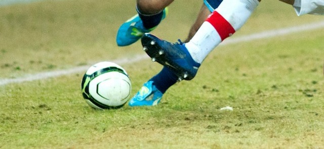 Sergio Agüero (L), Ricardo Rodriguez (C), Valentin Stocker (R)