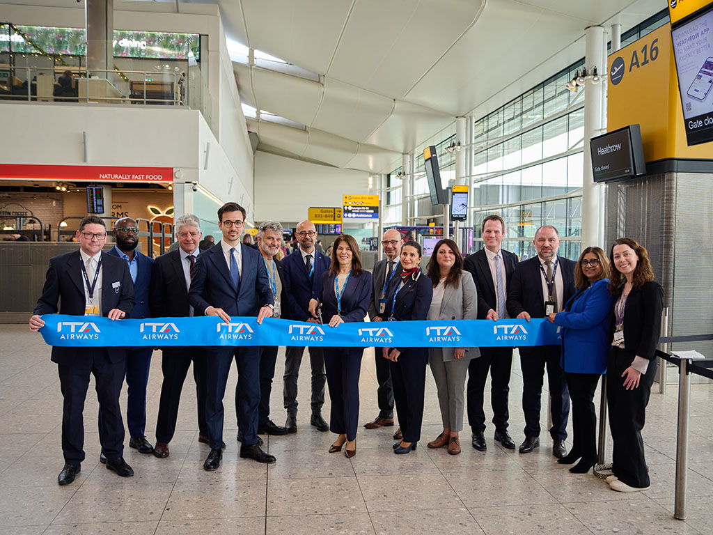 LHR FCO Ribbon Cutting 9